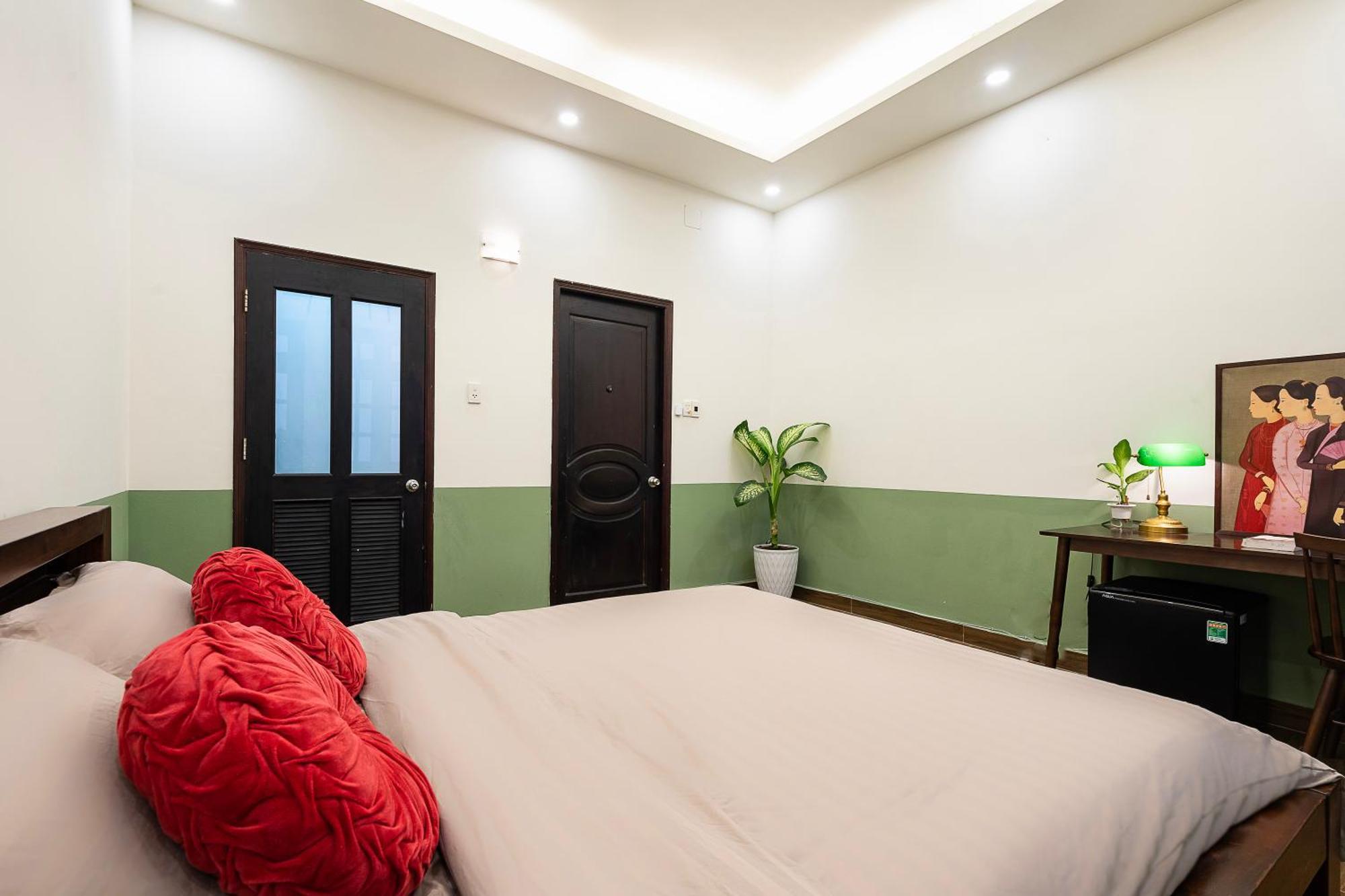 A Little Saigon Hotel - Bui Vien Walking Street Ho Chi Minh-staden Exteriör bild